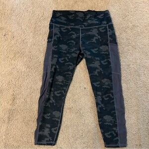 Fableletics Grey Camo 7/8 leggings